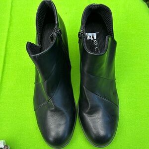 Women’s black BOC boots